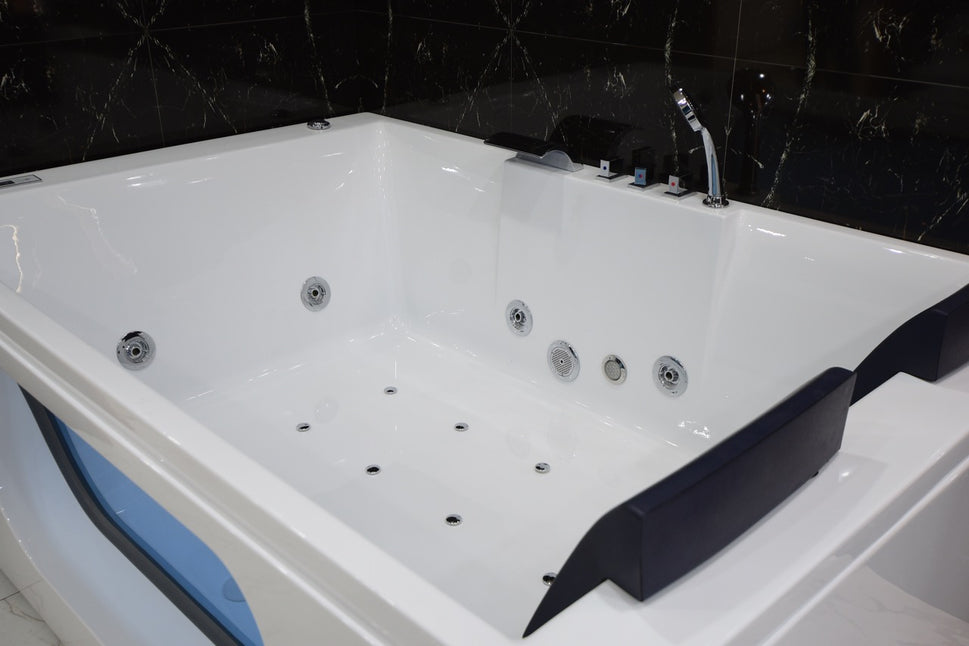 جاكوزى Jacuzzi