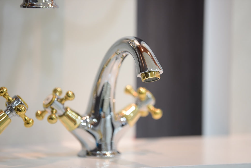 خلاط  كروم ذهبي ساخن وبارد