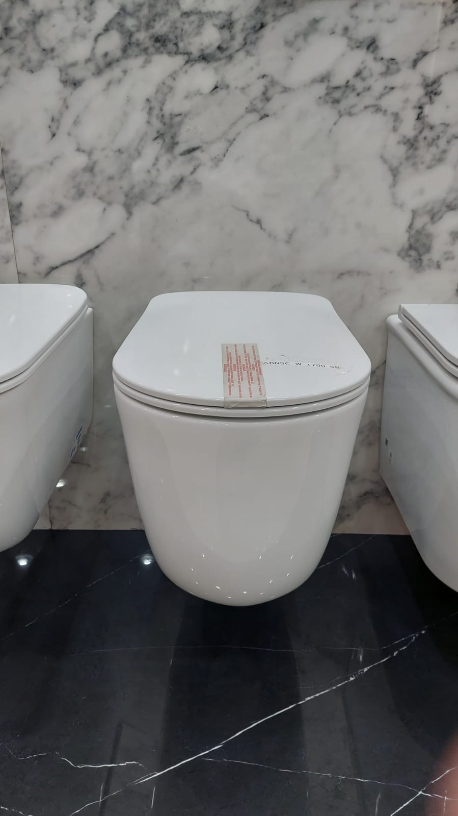 كرسي حمام جداري KERASAN